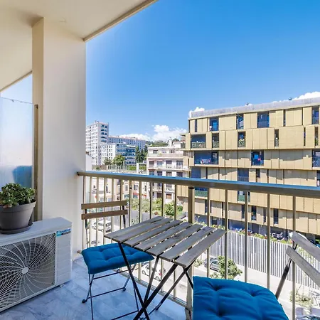 élégant Avec Terrasse Proche Tramway *