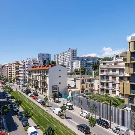 Elegant Avec Terrasse Proche Tramway Apartment